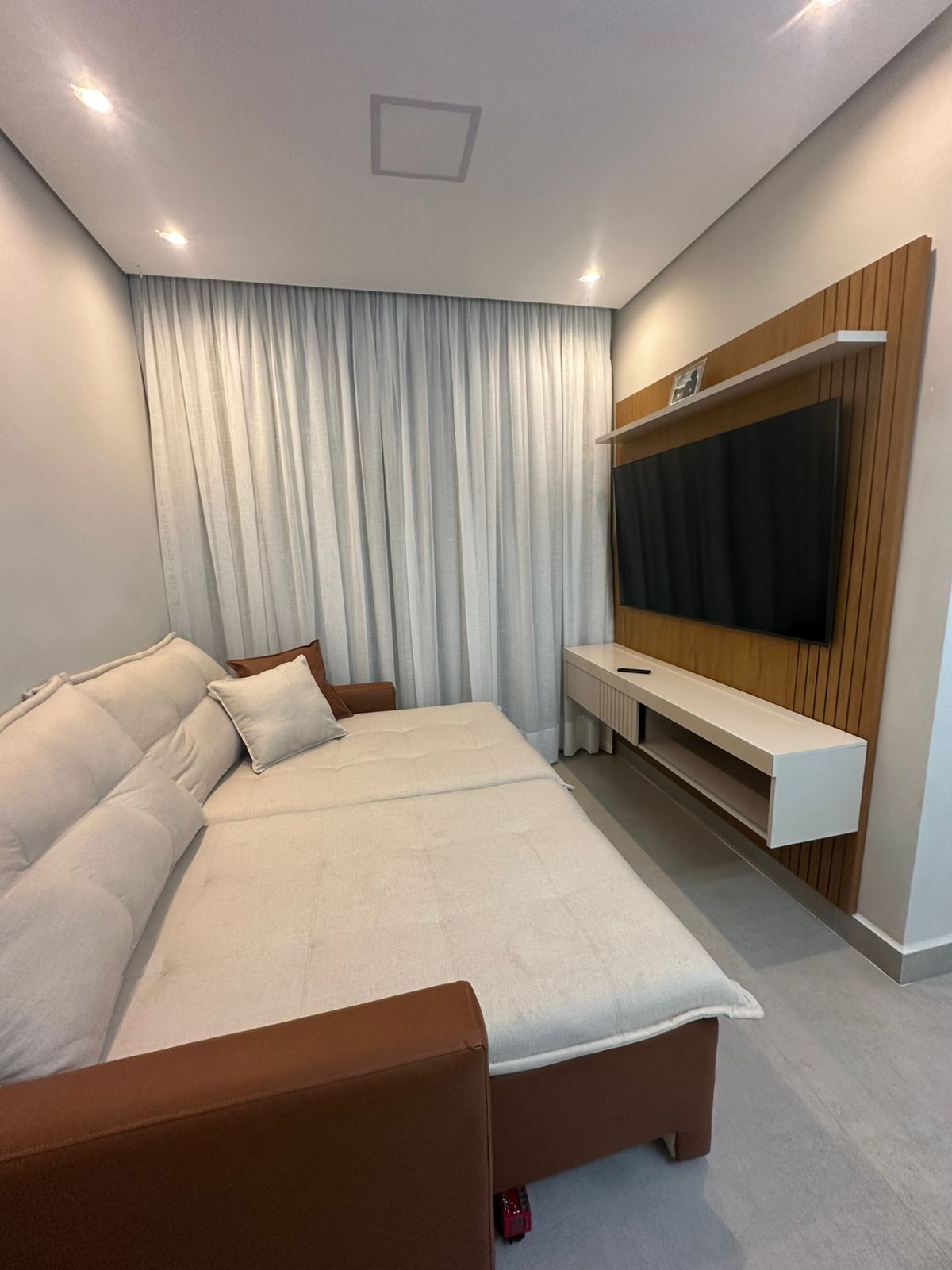 Cortina gaze de linho c/blackout 100% p/trilho 2,50m de largura.