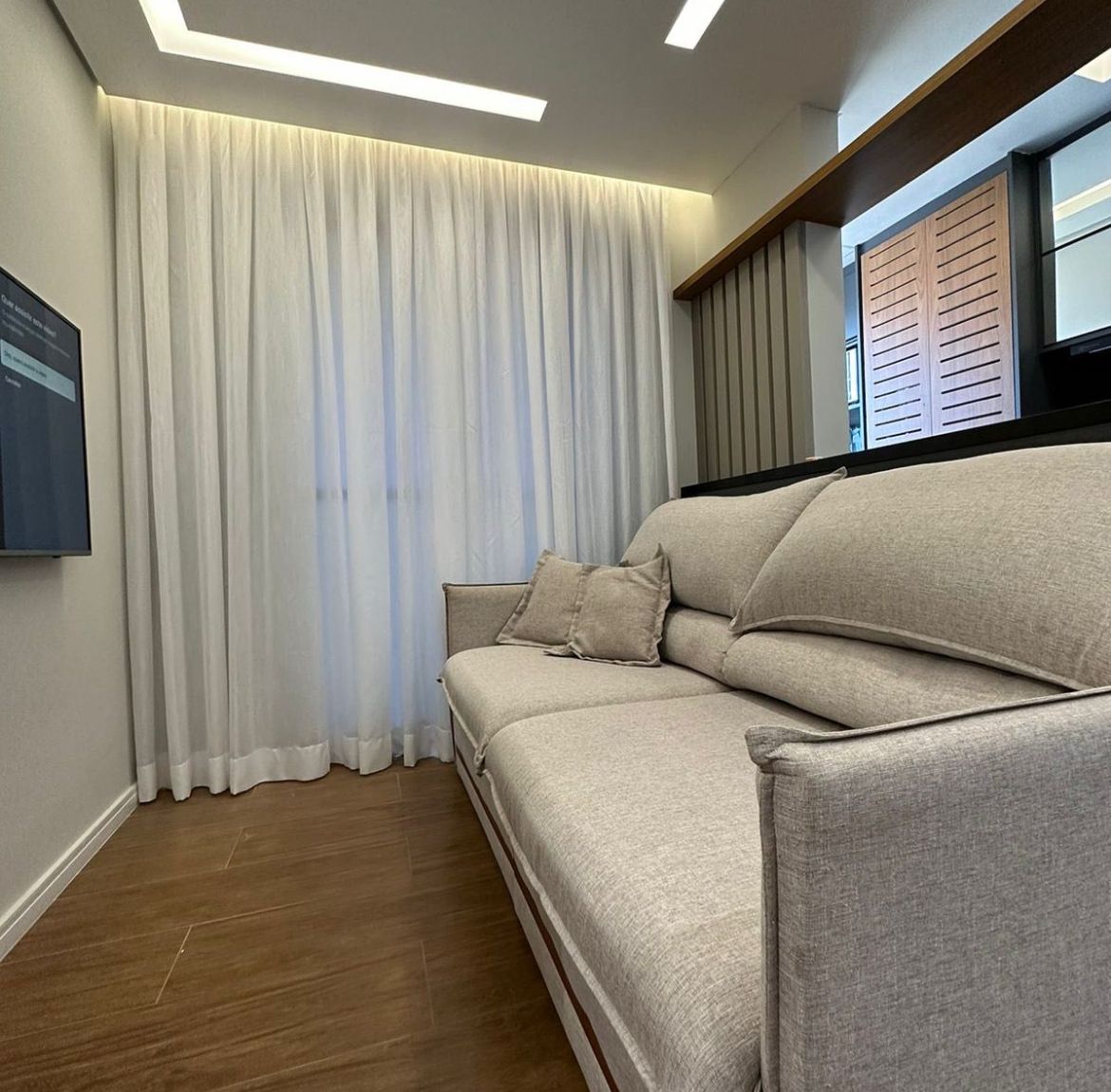 cortina voil liso c/blackout 70% p/trilho de 2,50m de largura.