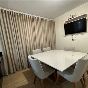 Cortina em voil liso c/blackout 100% no modelo wave p/trilho de 3,00m de largura.